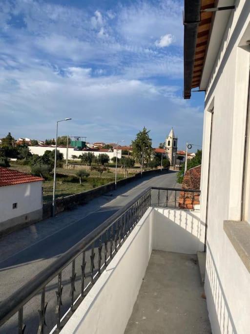 Caminho Da Vila Moradia. Escalos de Cima Экстерьер фото